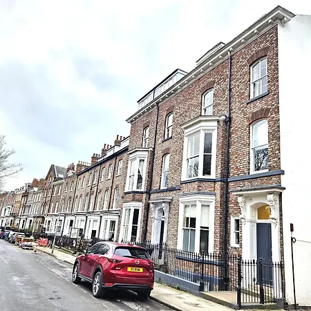 Stylish Loft Retreat Close To City Walls & Minster * York