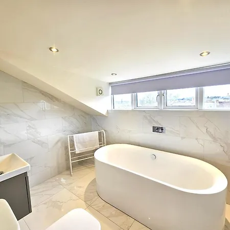 Bootham Loft Apartment *