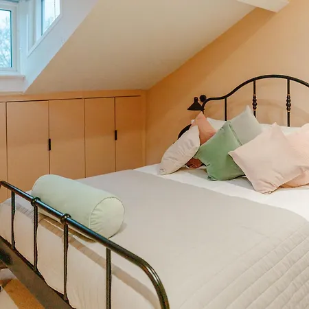 Cosy Loft Steps To Walls & Minster Apartment