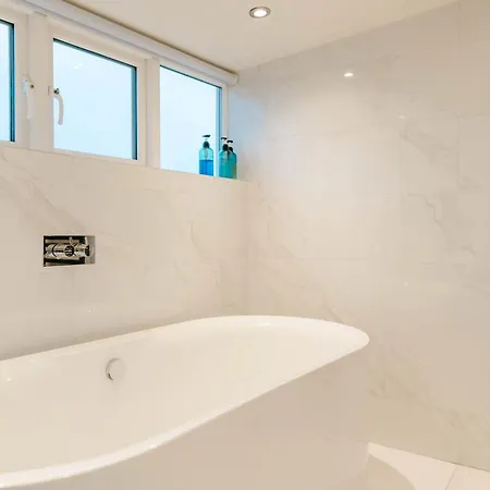 Cosy Loft Retreat Close To Walls & Minster