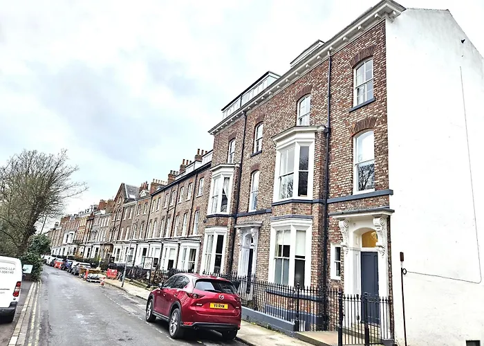 Stylish Loft Retreat Close To City Walls & Minster * York