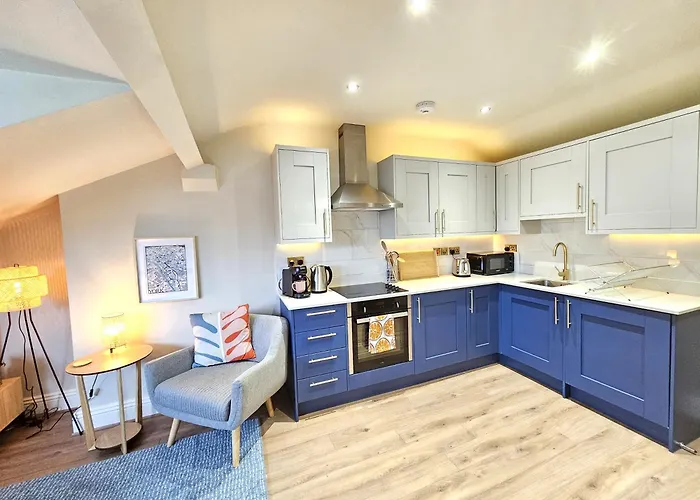 Stylish Loft Retreat Close To City Walls & Minster *