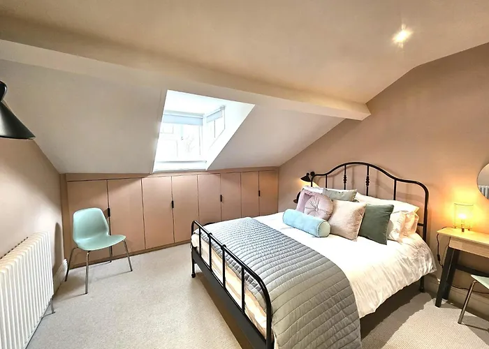 Stylish Loft Retreat Close To City Walls & Minster