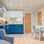 아파트 Cosy Loft Steps To Walls & Minster *